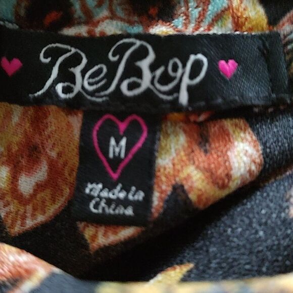 BeBop Floral Short Romper Jumpsuit V Neck Long sleeve Sz M NWT - Picture 7 of 7